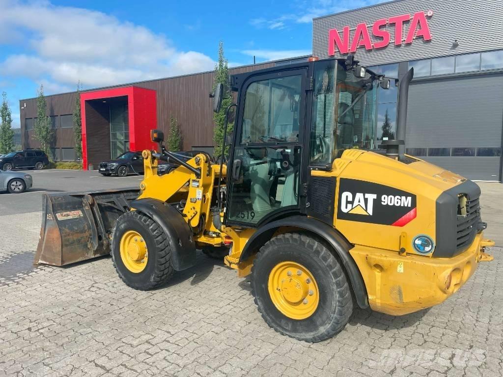 CAT 906M Carregadeiras de rodas