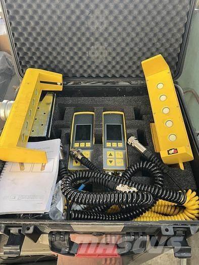 CAT AP 655D Espalhadoras de asfalto