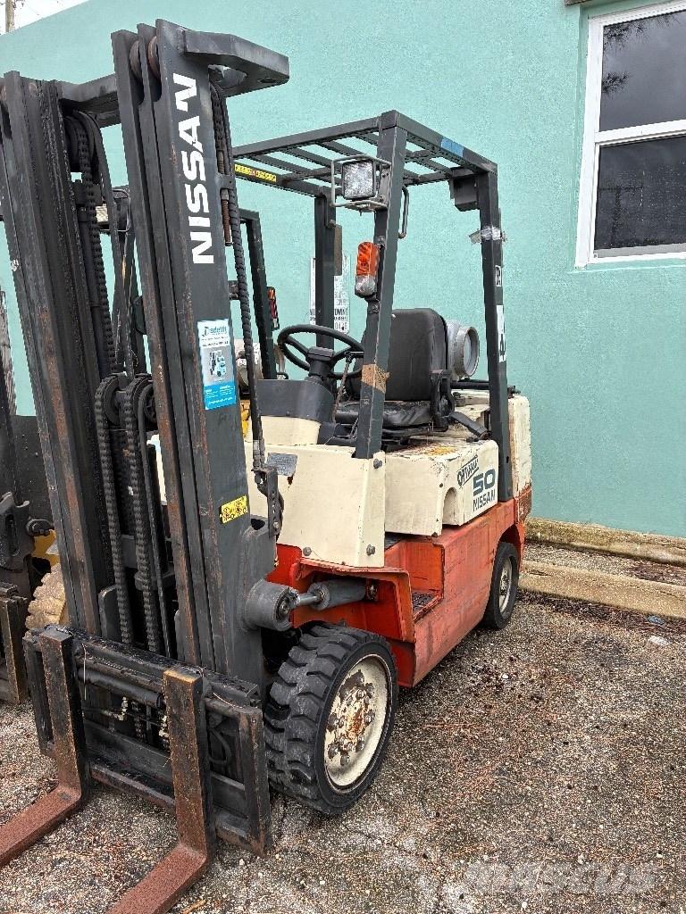 Nissan CP102 A 25 PV Empilhadores - Outros