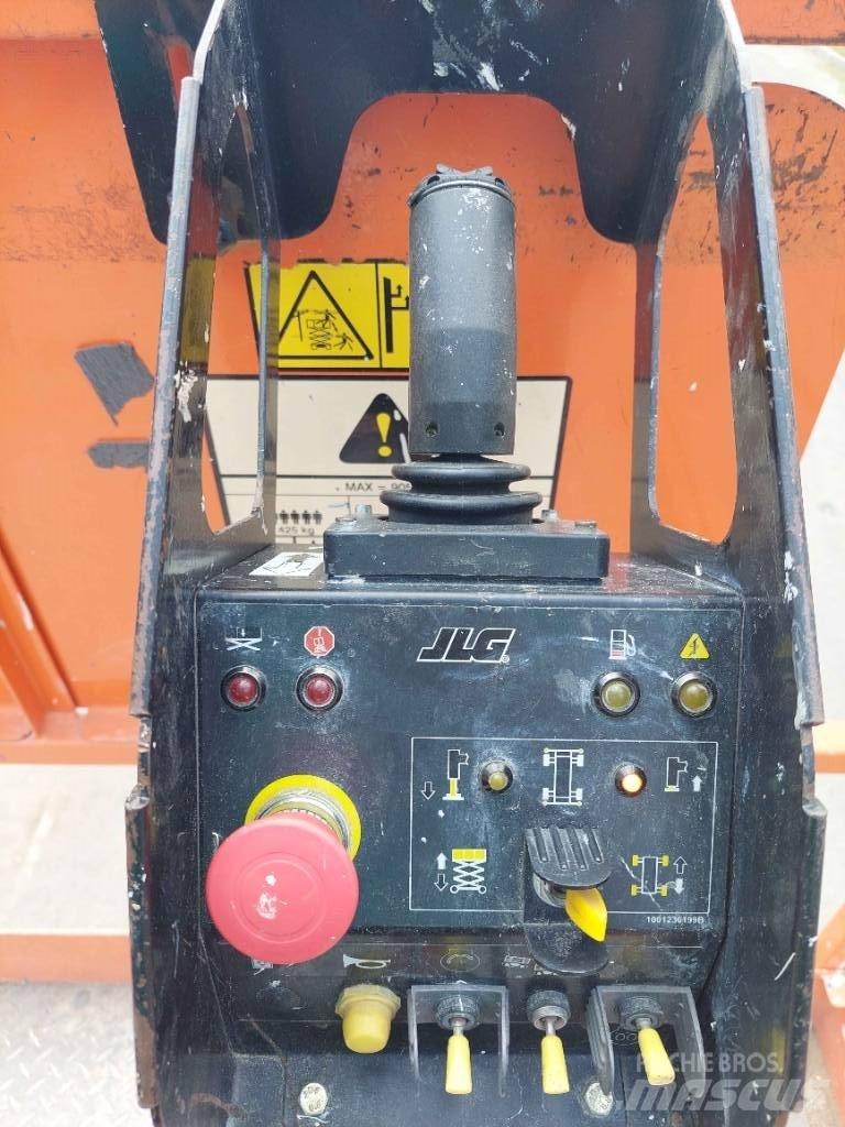 JLG 330 LRT Elevadores de tesoura