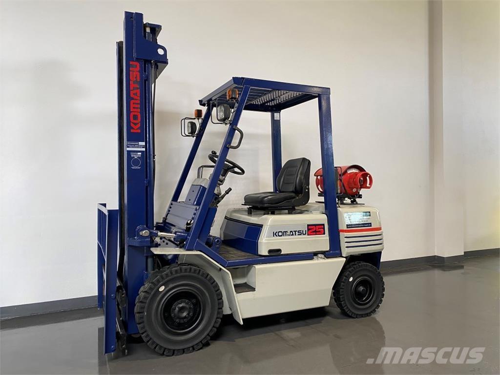 Komatsu FG25T-11E Empilhadores a gás