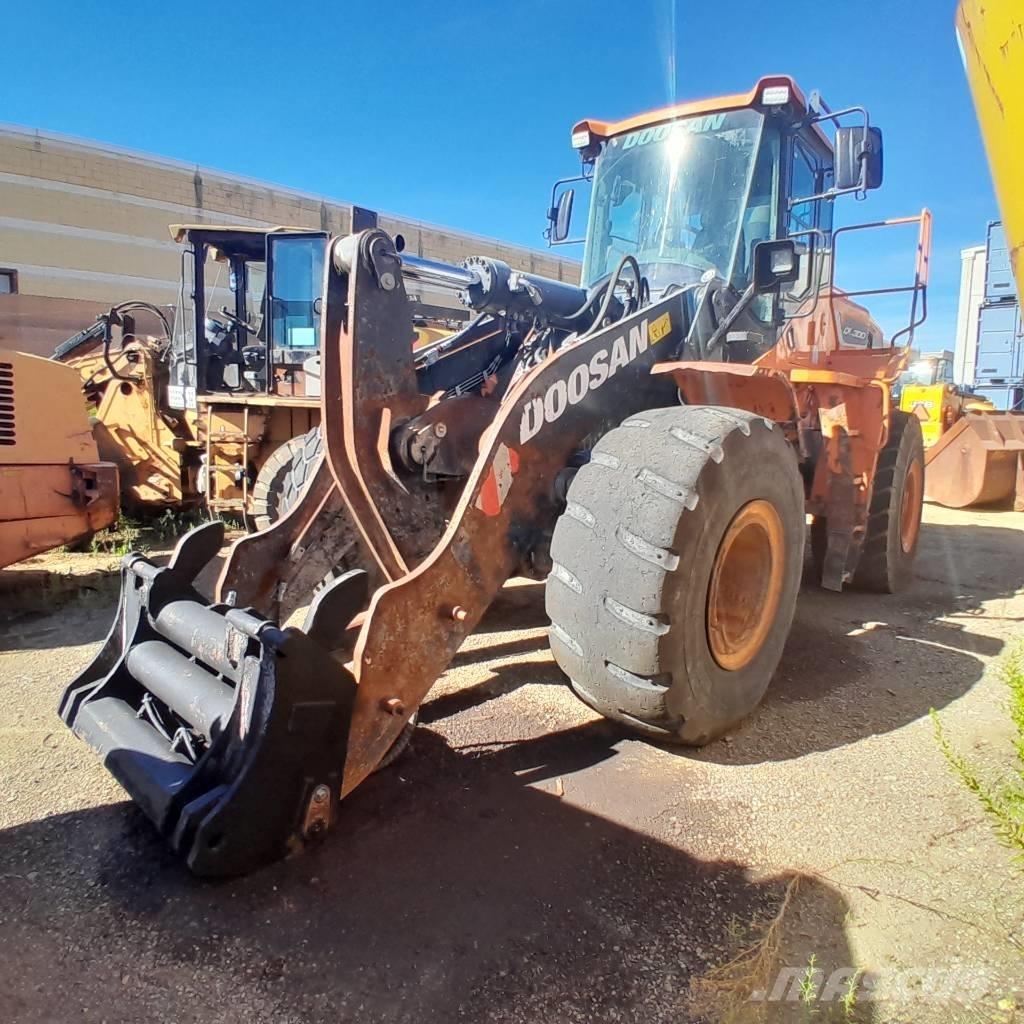 Doosan DL 300-5 Carregadeiras de rodas