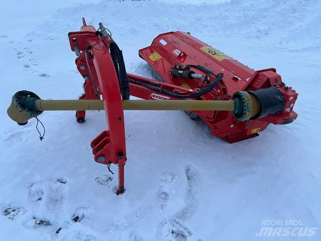 Maschio Giraffa 210 Gadanheiras e cortadores de folhas para pastos