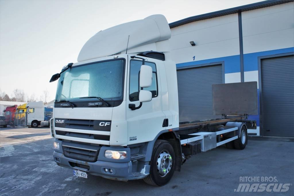 DAF CF75.310 Camiões caixa desmontável com elevador de cabo