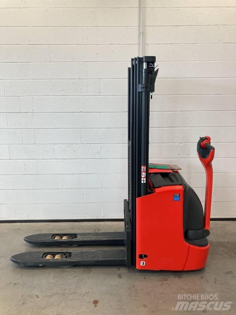 Linde L12i/1172 Empilhador para operador externo