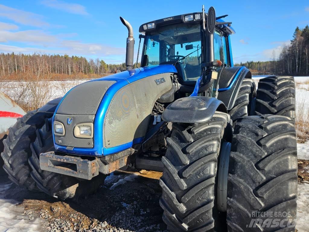 Valtra T 171 Tratores Agrícolas usados