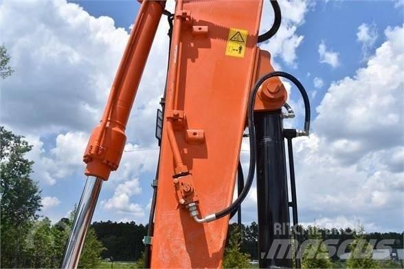 Hitachi ZX 135 Escavadeiras de esteiras