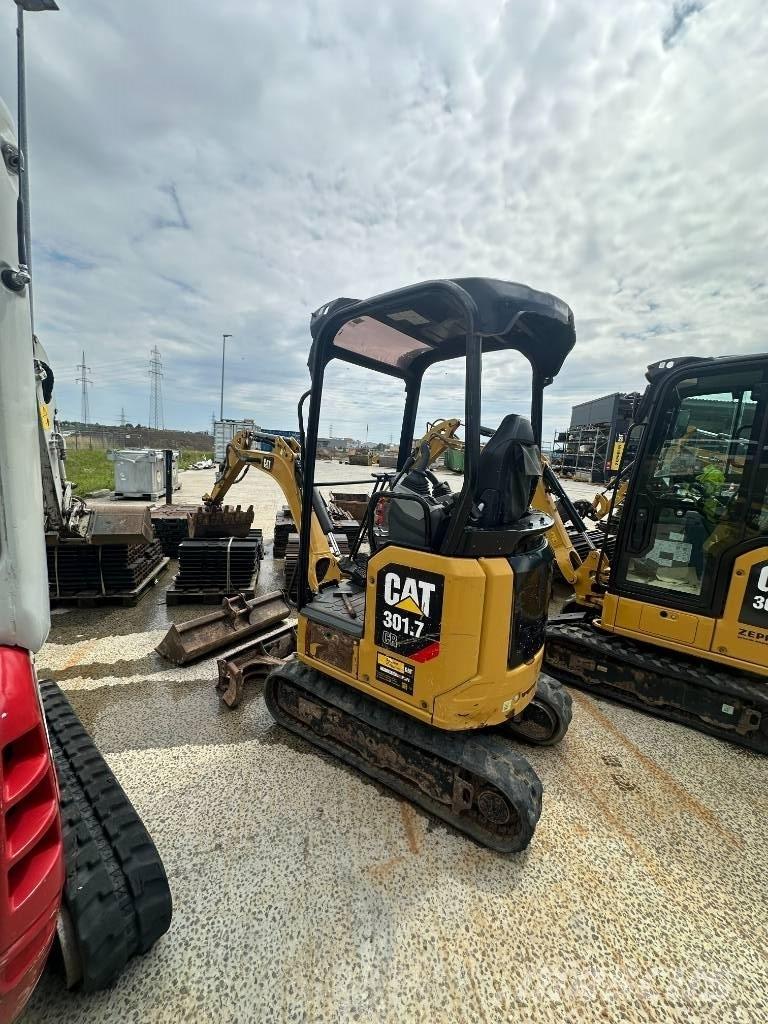 CAT 301.7 Miniescavadeiras