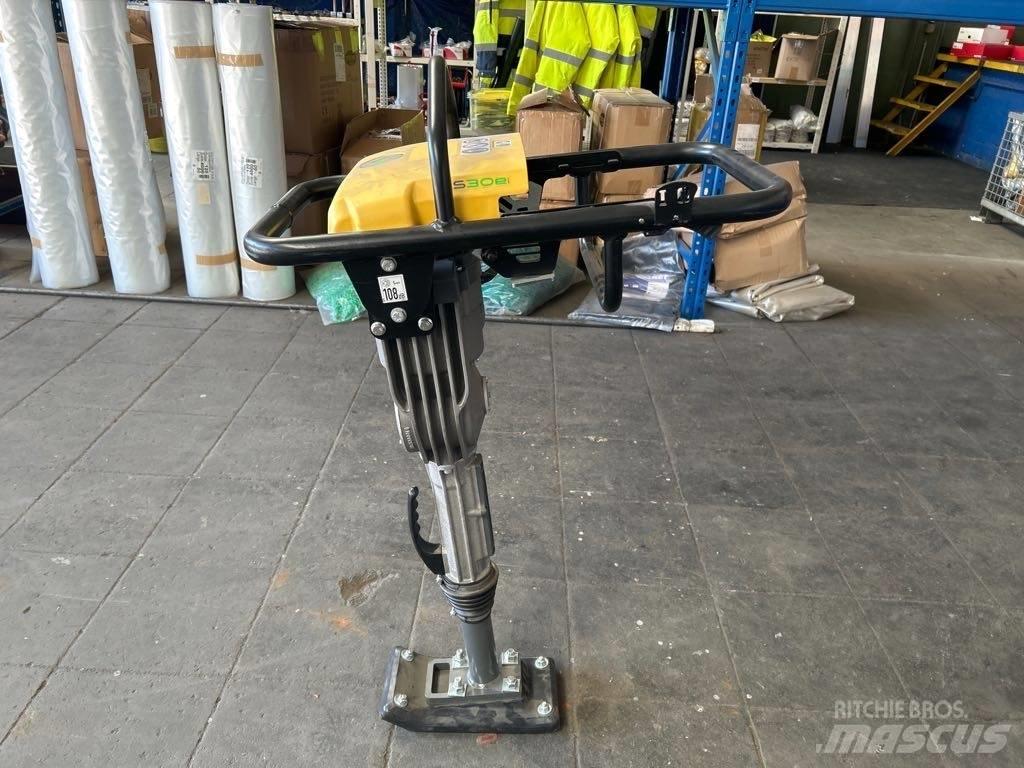 Wacker Neuson AS30e Saltitões