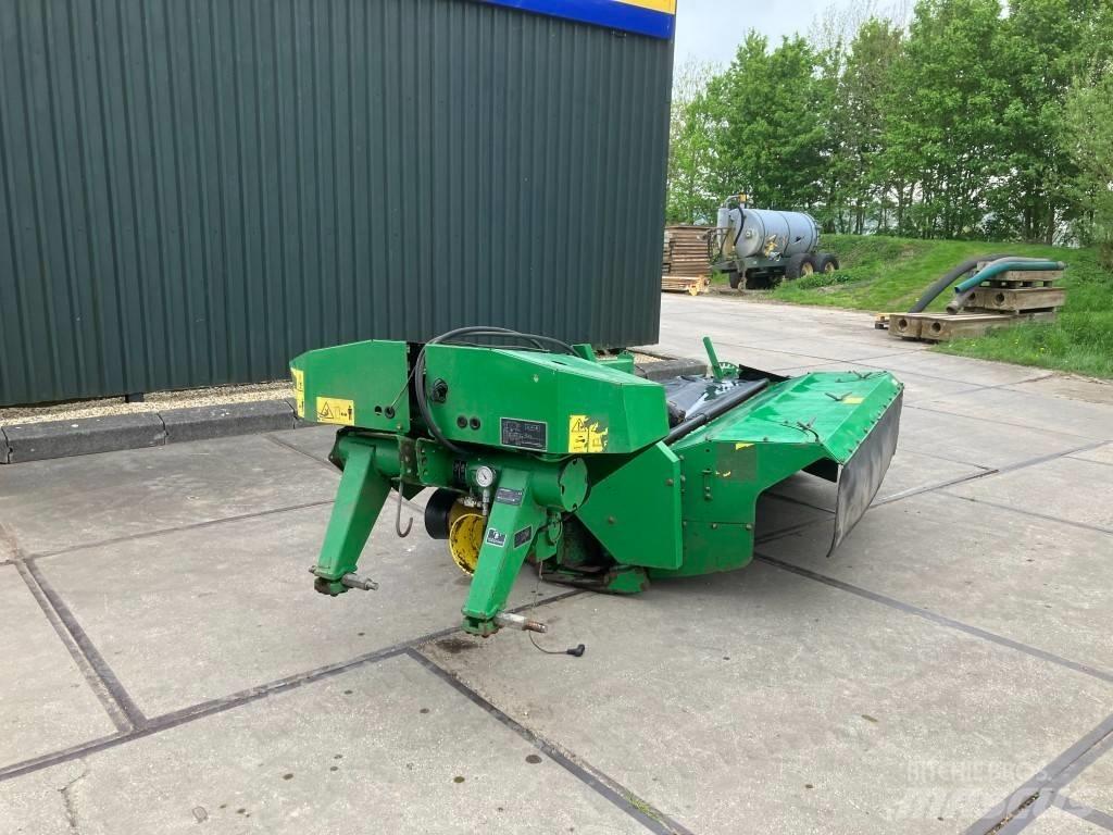 John Deere 328 Gadanheiras