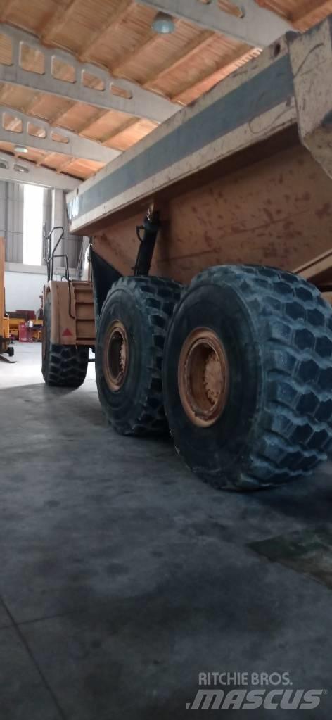 CAT 740 Caminhões articulados
