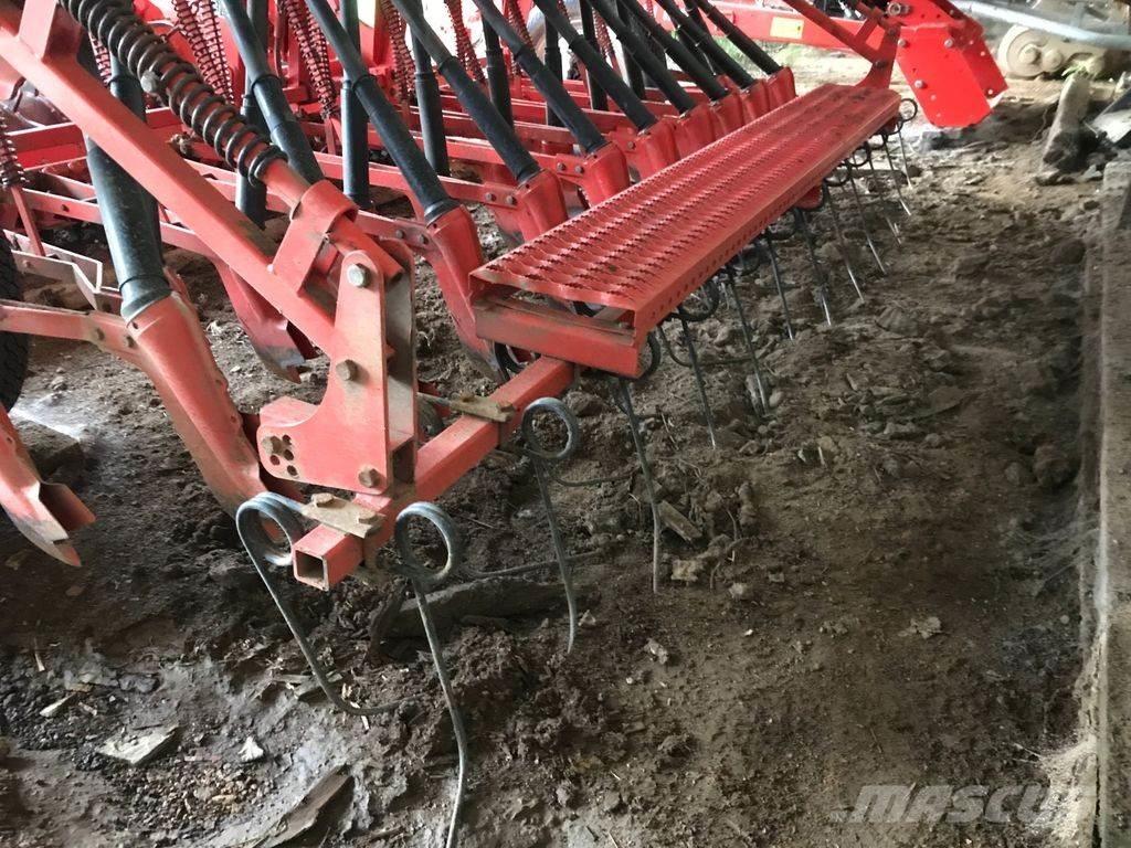 Kuhn BS 300 Perfuradoras