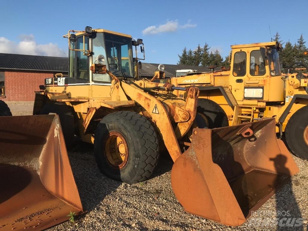CAT 928F Carregadeiras de rodas