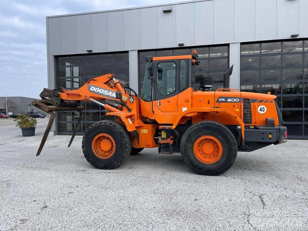 Doosan DL 200 Carregadeiras de rodas