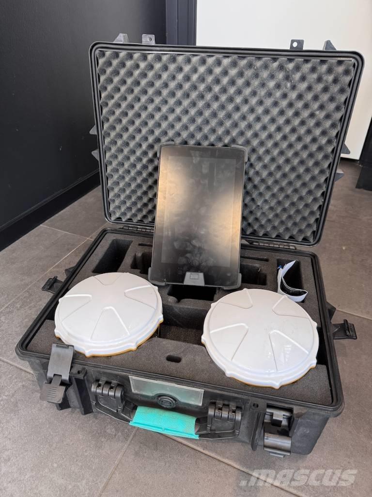 CAT 323 Escavadeiras de esteiras