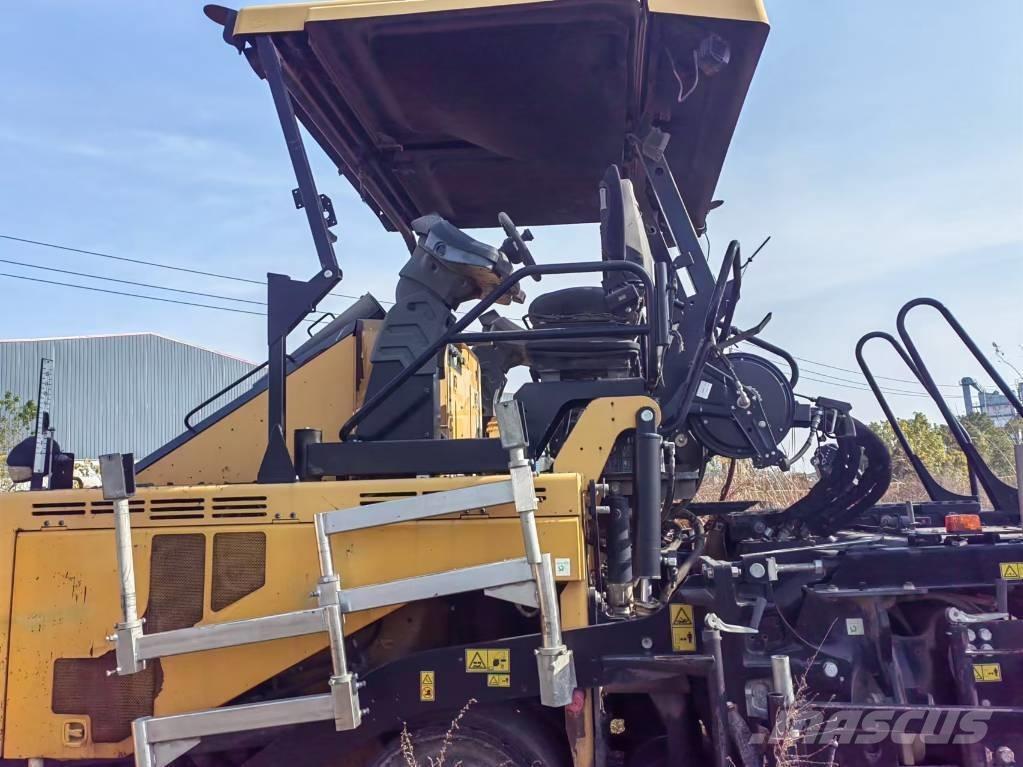 CAT AP655F Espalhadoras de asfalto