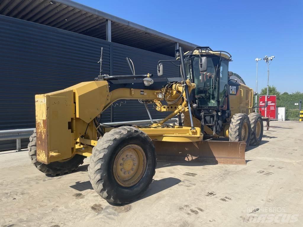 CAT 140 M2 Equipamento para triagem