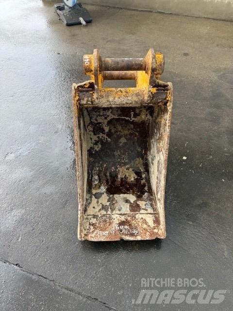 JCB 7-8 TON Retroescavadoras