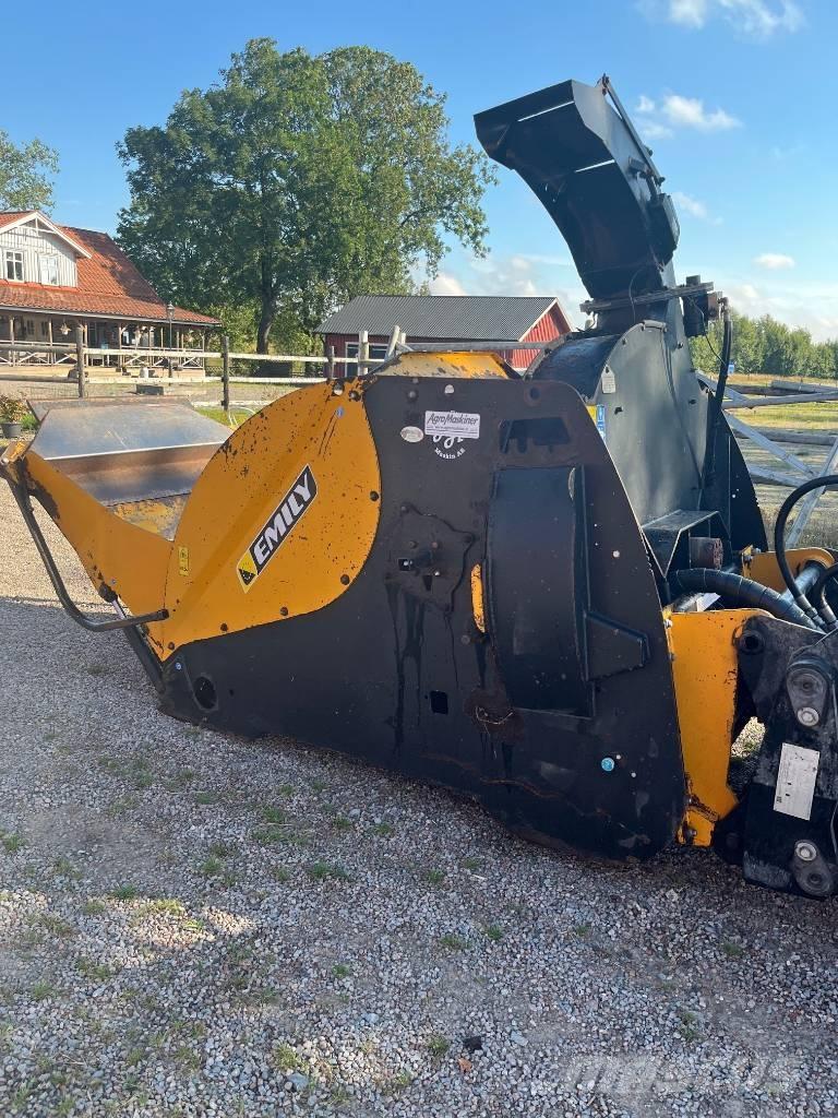 Emily Paigpa Cortadores, moinhos e desenroladores de fardos