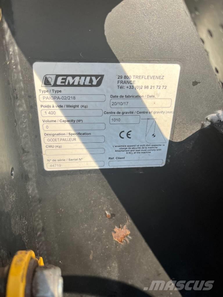 Emily Paigpa Cortadores, moinhos e desenroladores de fardos