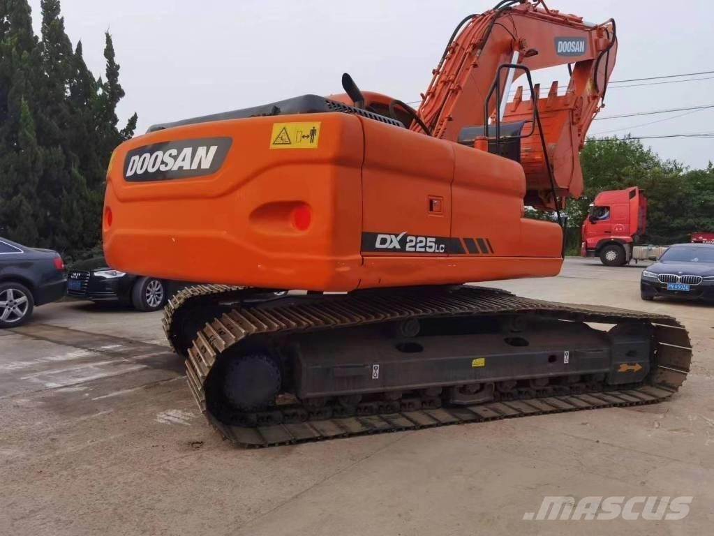 Doosan DX 225 Escavadeiras de esteiras