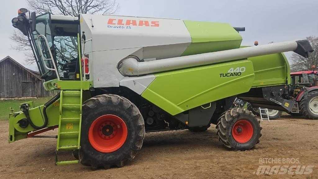 CLAAS Tucano 440 Ceifeiras debulhadoras