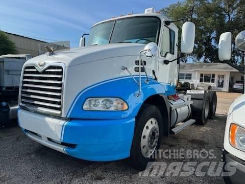 Mack CXN613 Cavalos Mecânicos