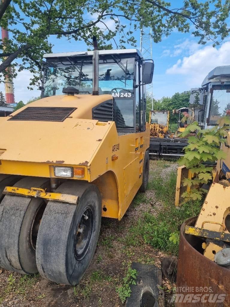 Ammann AP 240 Cilindros Compactadores de pneus