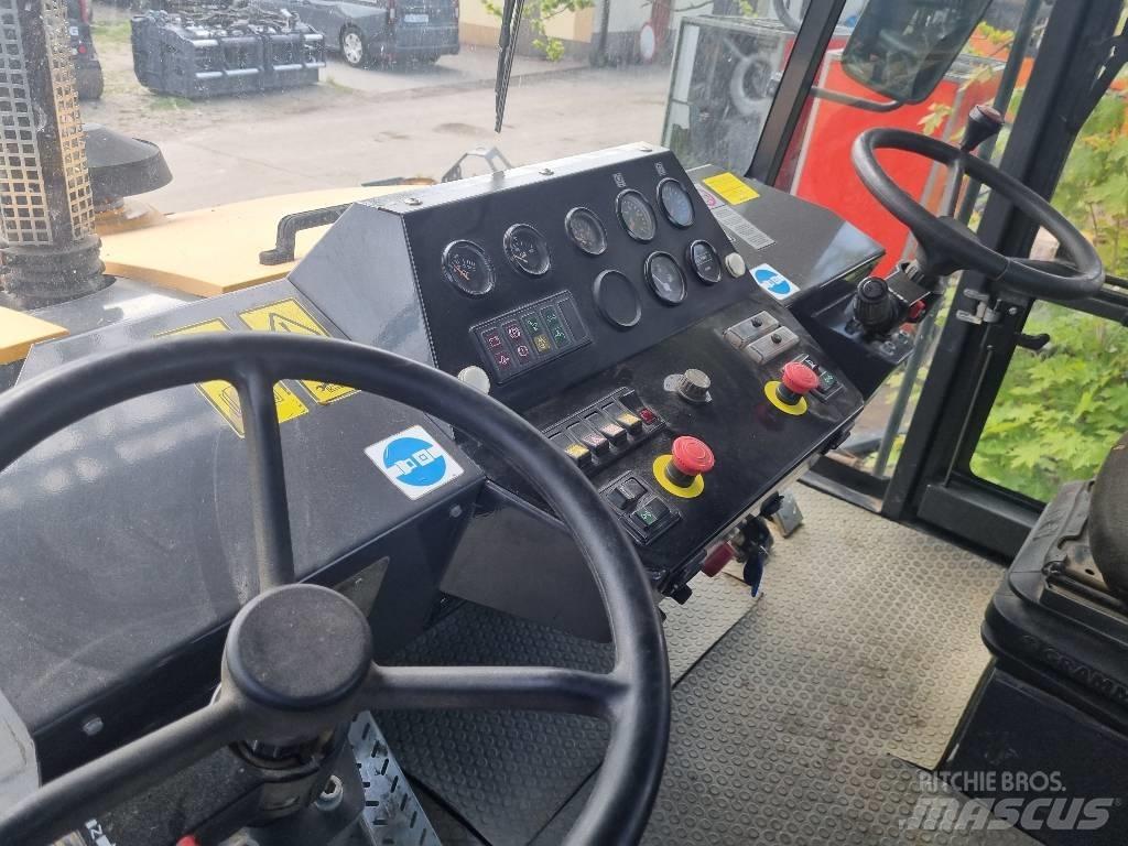 Ammann AP 240 Cilindros Compactadores de pneus