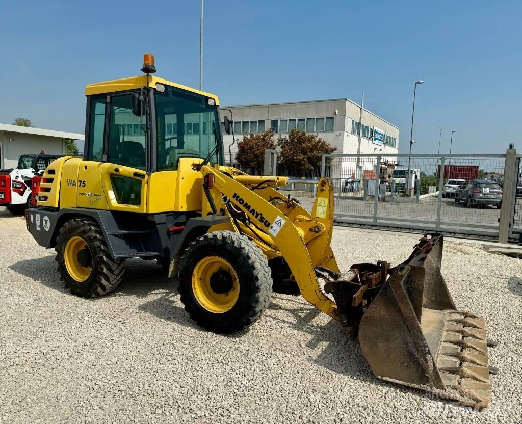 Komatsu WA 75 Carregadeiras de rodas
