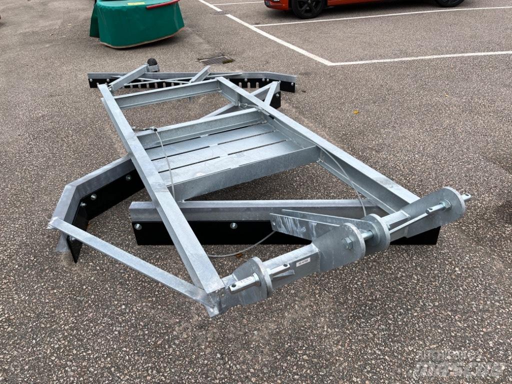  Vägsladd M220V Niveladoras de arraste