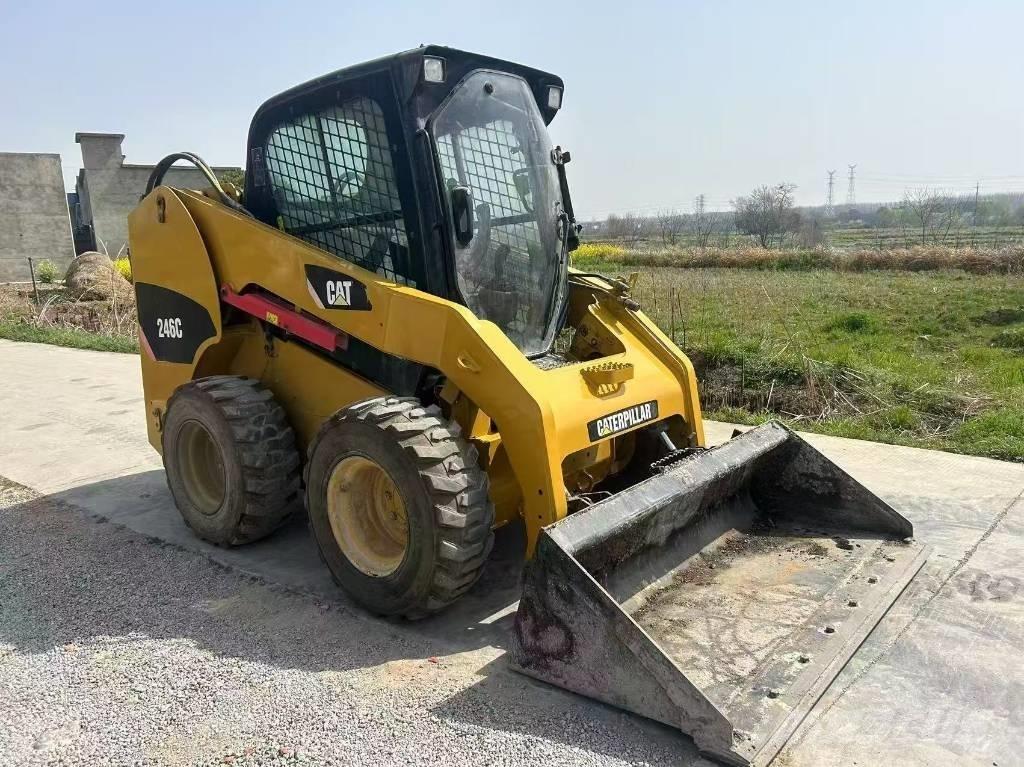 CAT 246 C Minicarregadeiras