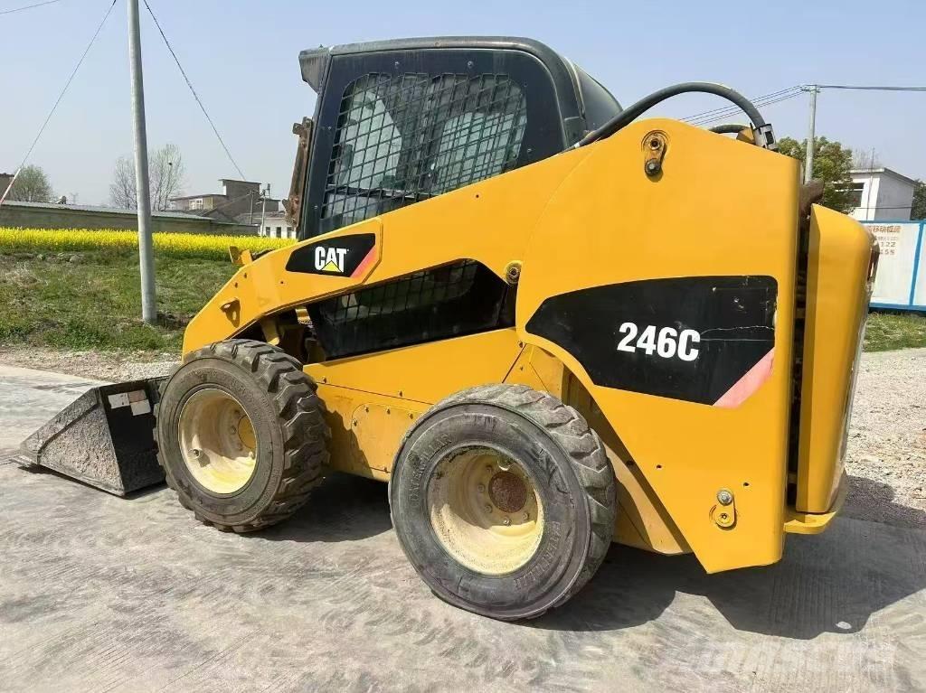 CAT 246 C Minicarregadeiras
