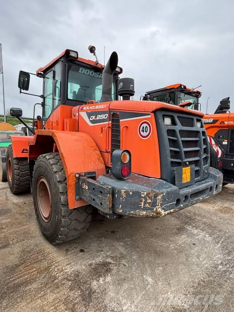 Doosan DL 250 Carregadeiras de rodas