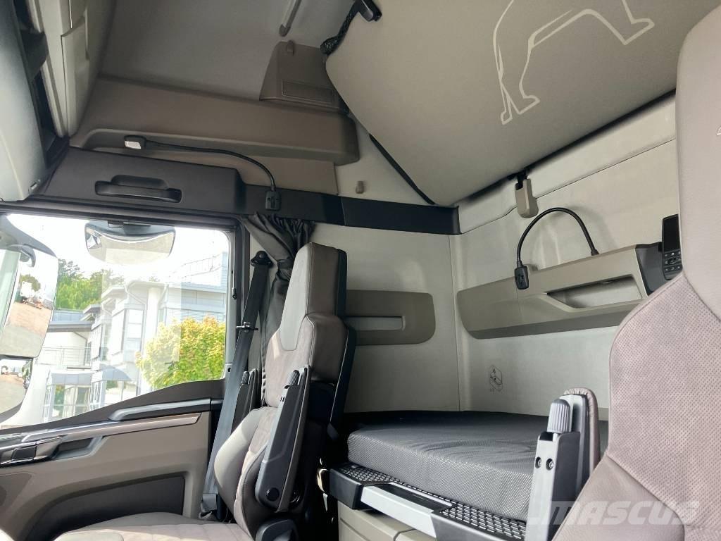 MAN TGX 26.510 Caminhões de caixa fechada
