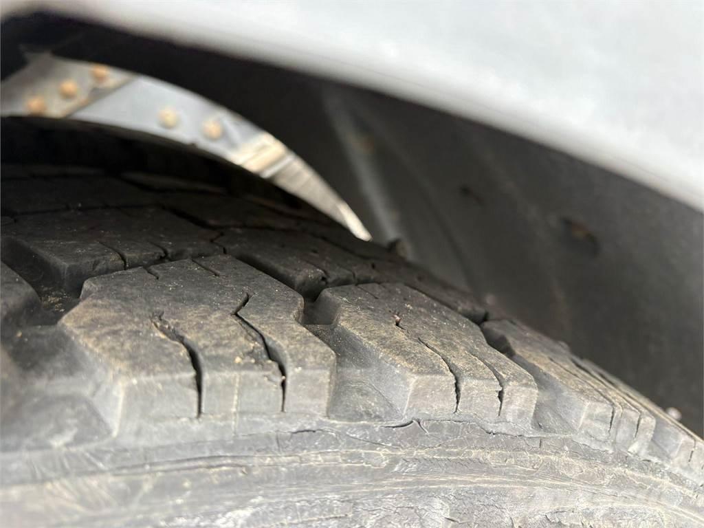 Scania R 12 L Camiões de chassis e cabine