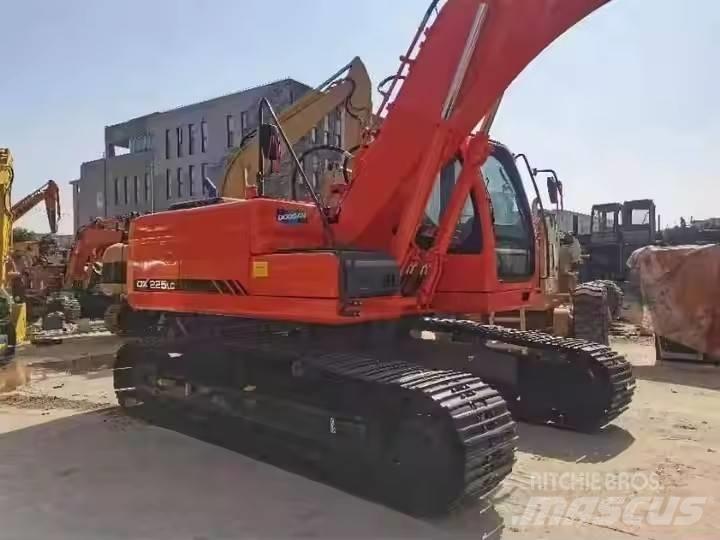 Doosan DX225LC Escavadeiras de esteiras