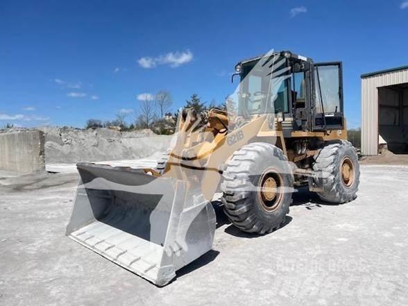 CASE 621B Carregadeiras de rodas