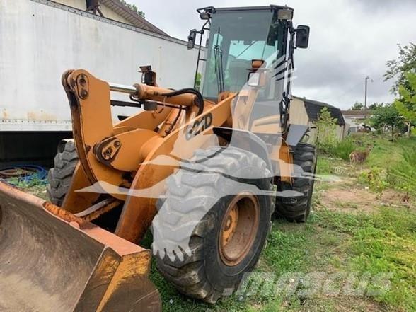 CASE 621D Carregadeiras de rodas