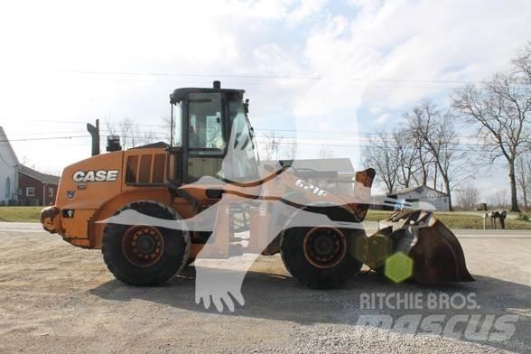 CASE 621F Carregadeiras de rodas