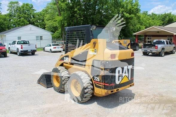 CAT 226 Minicarregadeiras