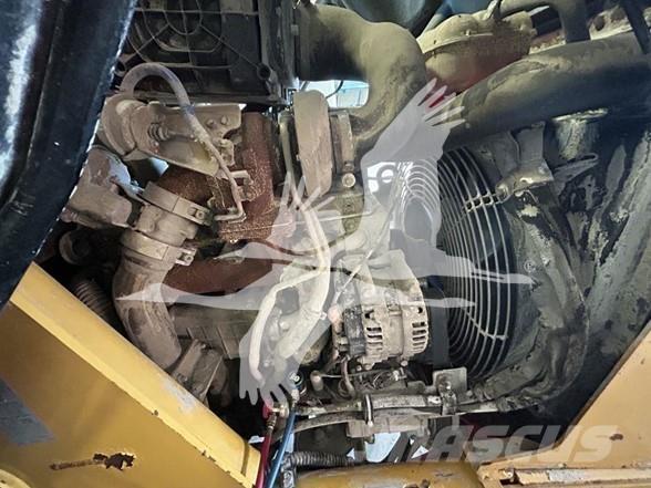 CAT 420F2 IT Retroescavadeiras