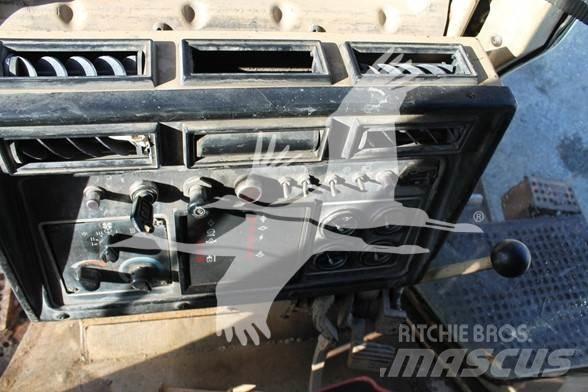CAT D8N Dozers - Tratores rastos