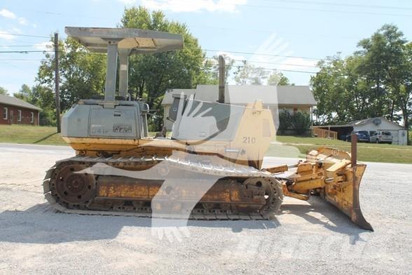Komatsu D41P-6 Dozers - Tratores rastos