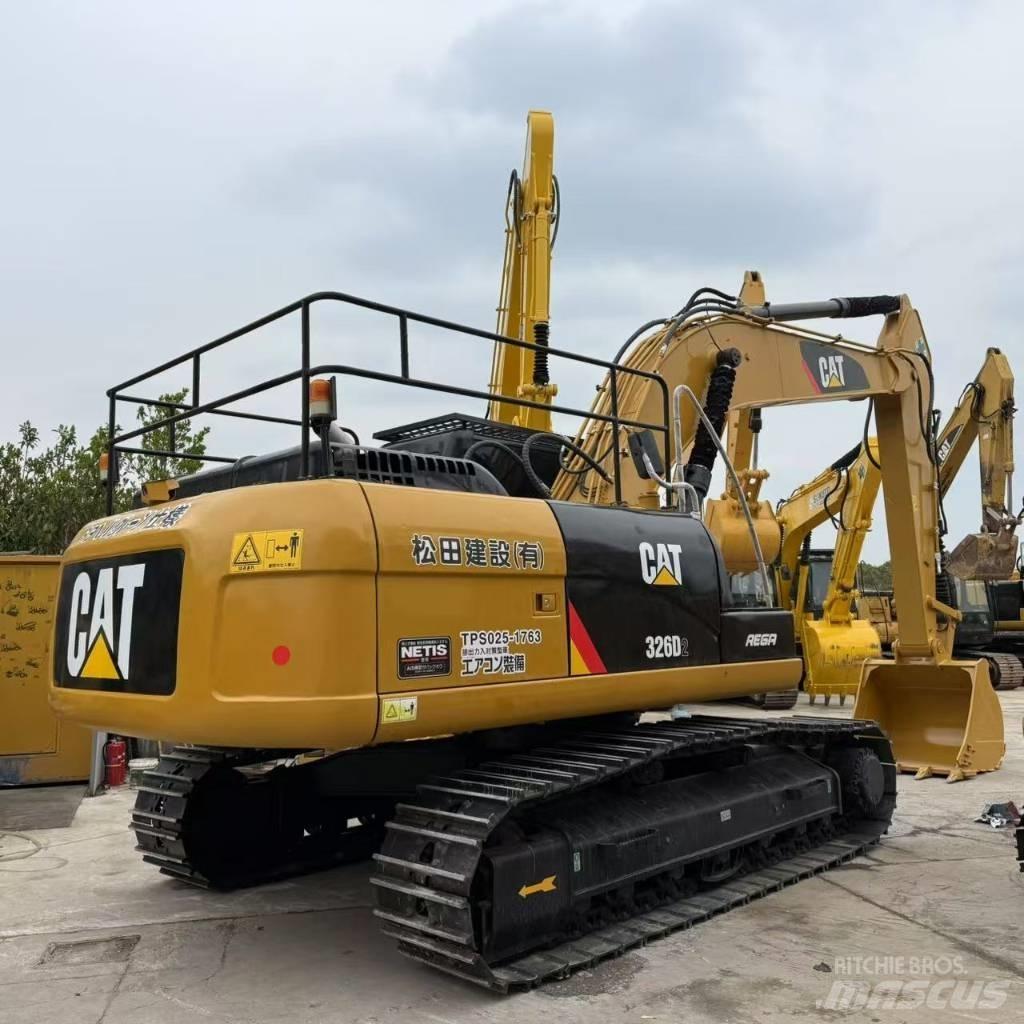 CAT 326D2 Escavadoras Midi 7t - 12t