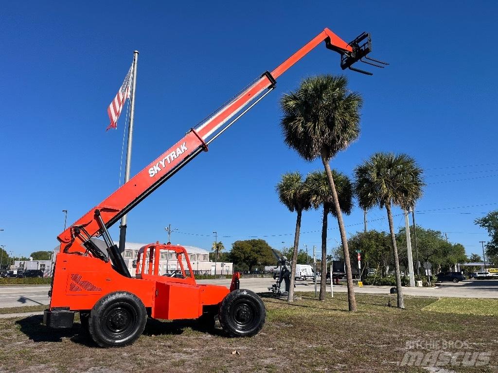 SkyTrak 8042 Manipulador telescópico