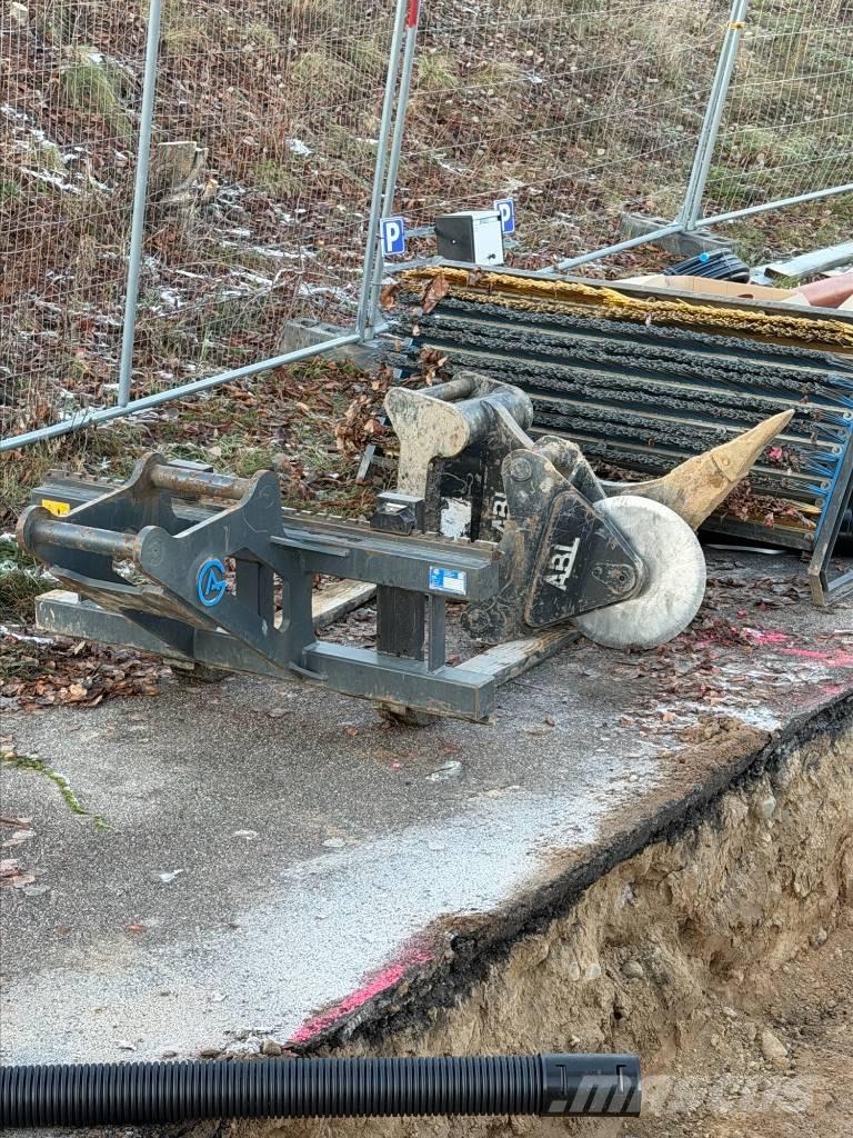 CAT M318 Escavadoras de rodas