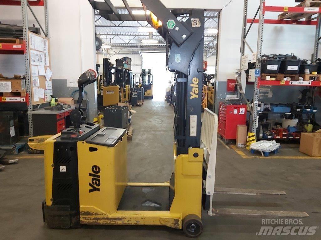 Yale MC10 Empilhador para operador externo