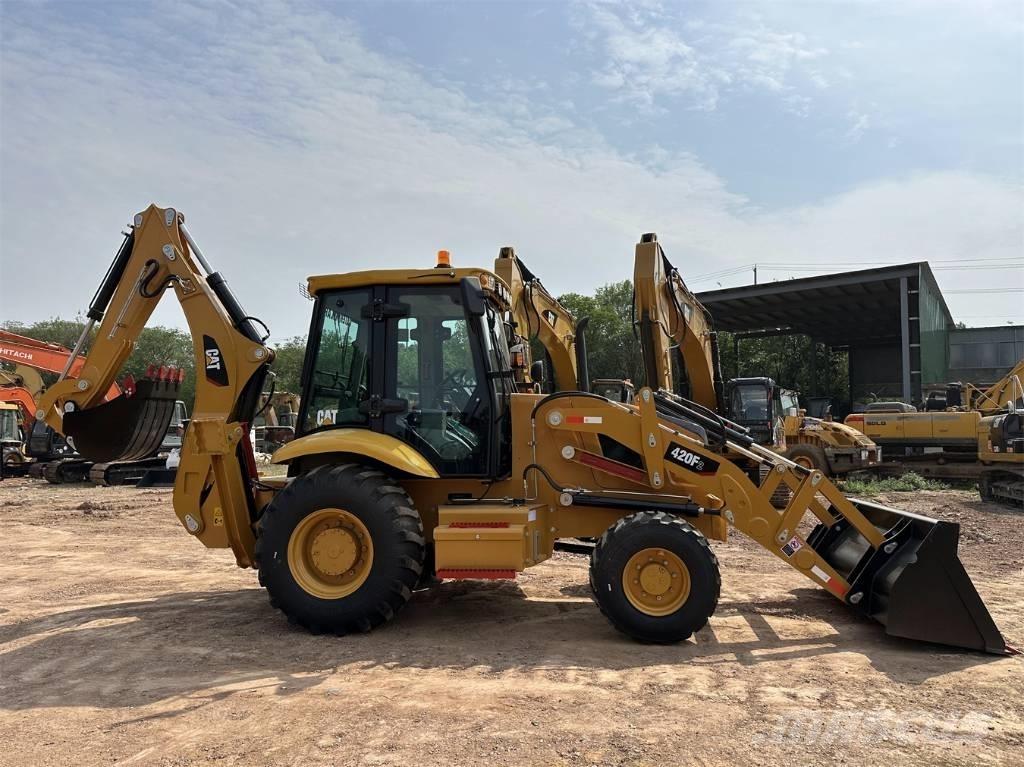 CAT 420 F2 Retroescavadeiras