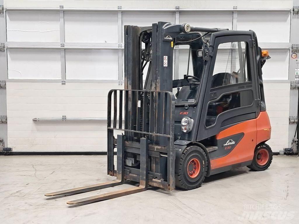 Linde E30-01 Empilhadores eléctricos